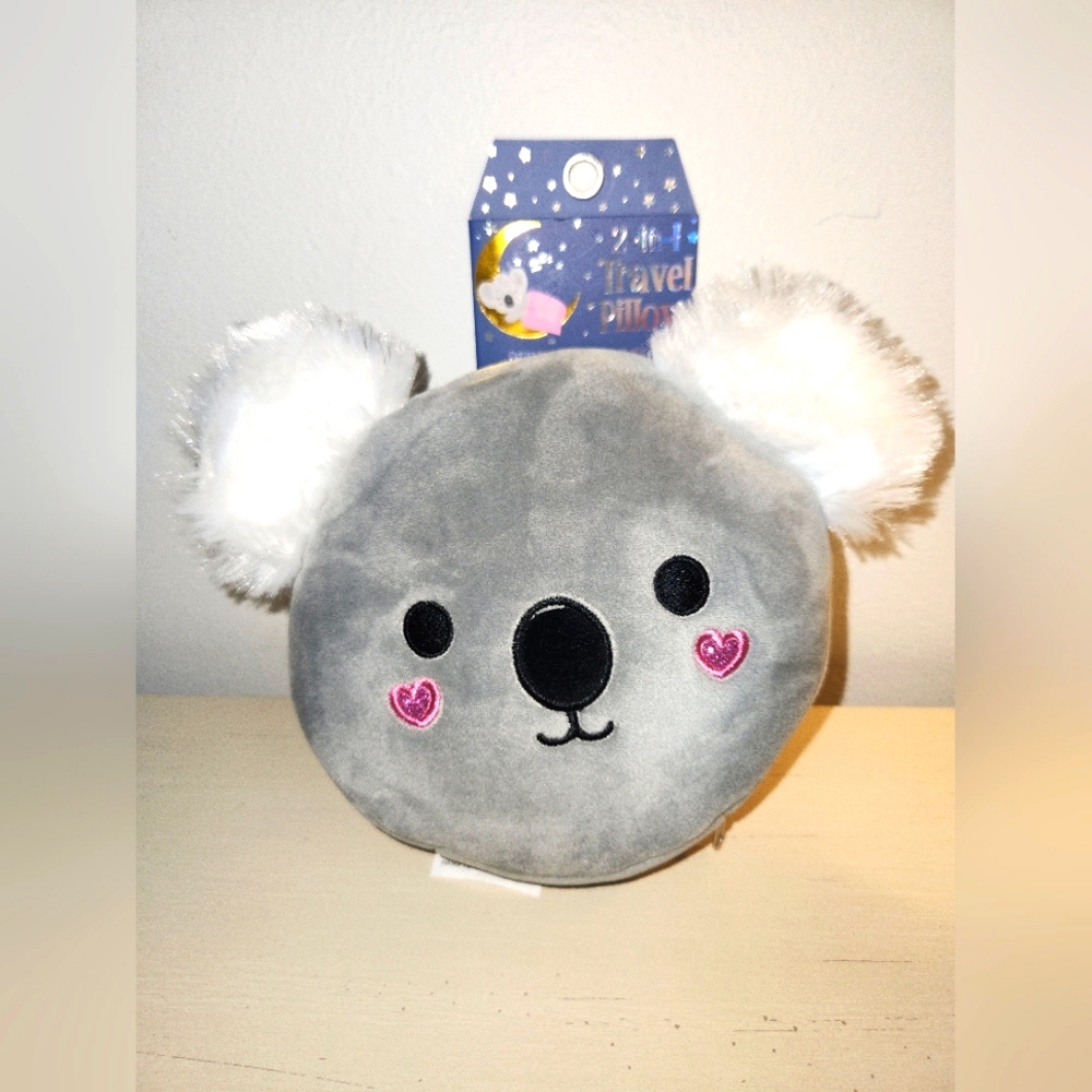 Travel pillow 2 in 1! Plush neck pillow with built-in eye mask!